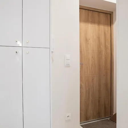 Apartament Centrum Abrahama 15 Minut Pieszo Od Plaży Miejskiej By Renters Gdynia
